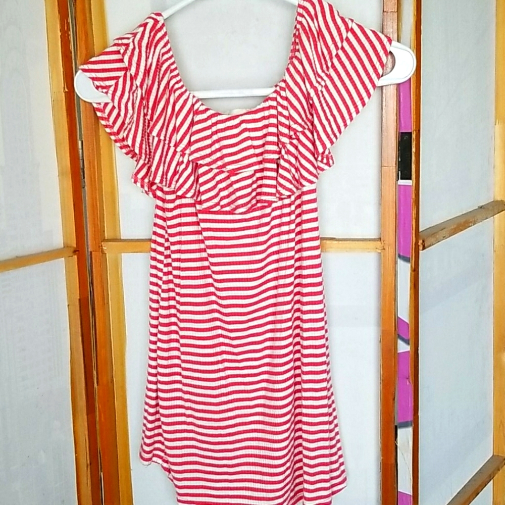 3/$10 Shoulder striped Top size Mediu